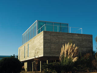 Casa no Martinhal - Vila do Bispo, AAP - ASSOCIATED ARCHITECTS PARTNERSHIP AAP - ASSOCIATED ARCHITECTS PARTNERSHIP Casas familiares Concreto