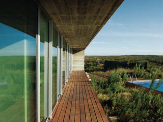 House in Martinhal, Vila do Bispo, Portugal, AAP - ASSOCIATED ARCHITECTS PARTNERSHIP AAP - ASSOCIATED ARCHITECTS PARTNERSHIP Single family home Concrete