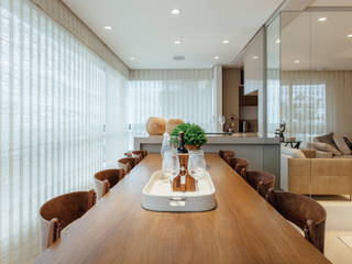 Apartamento de Santo Inácio - Extreme makeover, RUTE STEDILE INTERIORES RUTE STEDILE INTERIORES Modern Dining Room