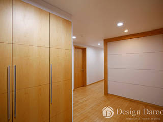 광장동 워커힐 Apt 77py, Design Daroom 디자인다룸 Design Daroom 디자인다룸 ห้องโถงทางเดินและบันไดสมัยใหม่