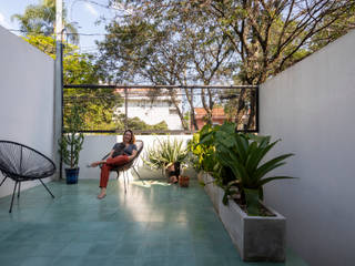 Casa Marcos e Julia, INÁ Arquitetura INÁ Arquitetura Varandas