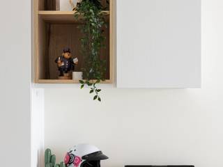 感．鹿鳴, FEELING室內設計 FEELING室內設計 Коридор, прихожая и лестница в стиле минимализм
