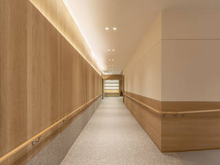 경희 나로한방병원, small-rooms association small-rooms association Corredores, halls e escadas minimalistas