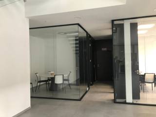 Mamparas de Oficina, TABIQUES Y TECNOLOGIA MODULAR S.L TABIQUES Y TECNOLOGIA MODULAR S.L Commercial spaces Glass Black