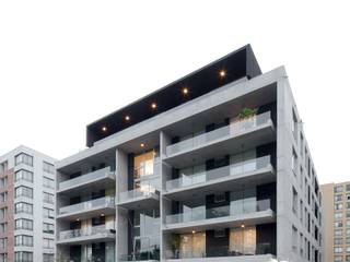 Edificio Piacenza, Carlos Mardones Arquitectos Carlos Mardones Arquitectos Balcony Concrete