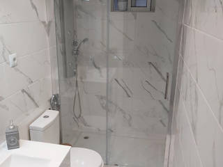 Acontece Design Solutions Baños de estilo minimalista