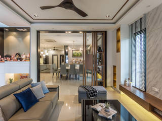 SETIA UTAMA 3-STOREY CLUSTER HOME, Simsan Design Simsan Design Livings de estilo moderno