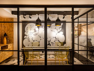 Boutique Office in Supermart 1, Gurgaon, Stonehenge Designs Stonehenge Designs オリジナルデザインの 書斎