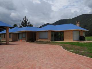 Casazul, V&V Arquitectos SAS V&V Arquitectos SAS Casas de estilo rural