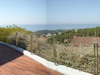 Jardín J&E, Arantxa Mogilnicki Arquitectura i Paisatge Arantxa Mogilnicki Arquitectura i Paisatge Jardins de fachada Madeira Acabamento em madeira