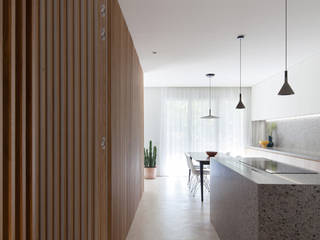 Apartamento S | Neuilly-sur-Seine (París) | Vivienda adaptable, MASU MASU 置入式廚房 木頭 Wood effect