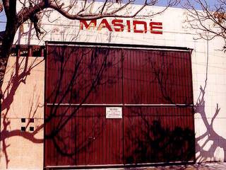 MASIDE Y NUGAR, CESAR MONCADA SALAZAR (L2M ARQUITECTOS S DE RL DE CV) CESAR MONCADA SALAZAR (L2M ARQUITECTOS S DE RL DE CV) 상업공간