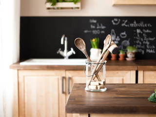 Altbauwohnung Holzküche Küchenzeile, Kitchen Impossible e.K. Kitchen Impossible e.K. Cucina in stile scandinavo Legno Effetto legno