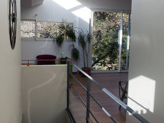 Maison Joseph , Franck merlin anglade Franck merlin anglade Minimalist corridor, hallway & stairs