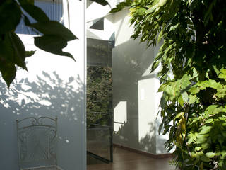 Maison Joseph , Franck merlin anglade Franck merlin anglade Modern Corridor, Hallway and Staircase