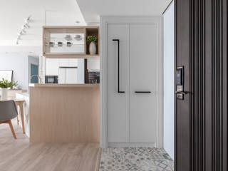 仲夏。午後, 存果空間設計有限公司 存果空間設計有限公司 Modern Corridor, Hallway and Staircase