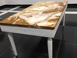 Renovacion de mesa ratona LUIS 15, ANADECO - Decoradora y Diseñadora de Interiores - La Plata ANADECO - Decoradora y Diseñadora de Interiores - La Plata クラシックデザインの リビング 大理石