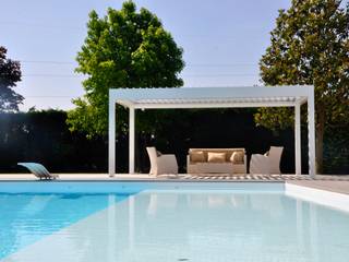 Pergola Bioclimatica , Martin Maffeo S.r.l Martin Maffeo S.r.l Moderne Pools