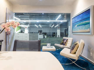 Guacamole: Oficinas privadas, Soma & Croma Soma & Croma Ruang Komersial Metal White Kantor & toko