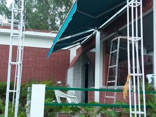 Modern Terrace Awning, Nath Trading Co Nath Trading Co Balcón