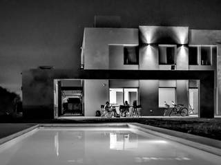 Casa 94, LR arquitectura LR arquitectura فناء أمامي أسمنت