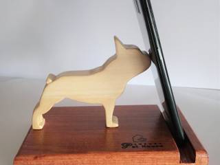 Mobile/Tablet holder – To each one his own puppy, LUXURY PET HOUSE by Three P & D sas LUXURY PET HOUSE by Three P & D sas บ้านและที่อยู่อาศัย ไม้เอนจิเนียร์ Transparent