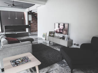 Gasing House, Kerinthing Design Unit Kerinthing Design Unit Minimalist living room Marble