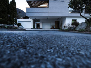 DER WEG ZUM GIPFEL - Moderne Aufstockung in Tirol, SNOW ARCHITEKTUR SNOW ARCHITEKTUR Einfamilienhaus