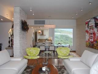 Redhill Peninsular, Hong Kong, Darren Design & Associates 戴倫設計 Darren Design & Associates 戴倫設計 Modern living room Wood Wood effect