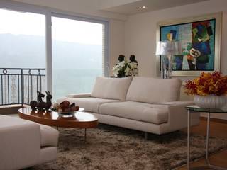 Redhill Peninsular, Hong Kong, Darren Design & Associates 戴倫設計 Darren Design & Associates 戴倫設計 Modern living room Wood-Plastic Composite