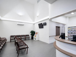 うえだクリニック – 待合と診察室も明るい脳神経外科 -, 一級建築士事務所アトリエｍ 一級建築士事務所アトリエｍ Ospedali moderni