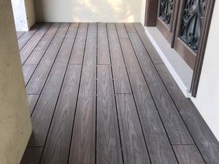 PISO DECK PARA TERRAZAS Y ALBERCAS, Tek Products Monterrey Tek Products Monterrey Hiên, sân thượng phong cách hiện đại Nhựa