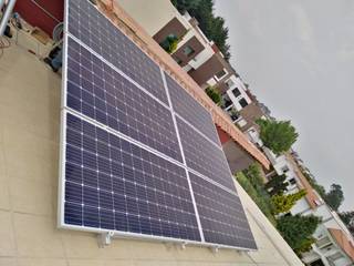 SISTEMA FOTOVOLTAICO Y CALENTADOR SOLAR RESIDENCIAL CACALOMACAN EDO. DE MEXICO, SOSEL SAS DE CV SOSEL SAS DE CV Casas modernas: Ideas, diseños y decoración