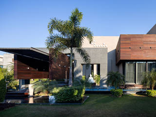 Residential Facades Designs by Planet Design & Associates, Planet Design & Associates Planet Design & Associates Moradias