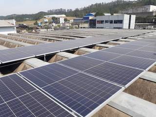 Sistema Gerador de Energia Elétrica por Fonte Solar Fotovoltaica Cummer Participações Mauá-SP, Vegasolar Energia Vegasolar Energia Spazi commerciali