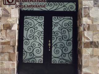 Puerta de Entrada Principal con Forja, Hierro Ornamental de Puebla Hierro Ornamental de Puebla Pintu Besi/Baja