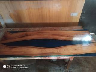 Conference Table with Blue Epoxy and Live Edge Wood, Aura Glow Interio Aura Glow Interio Salas multimedia modernas Madera Acabado en madera