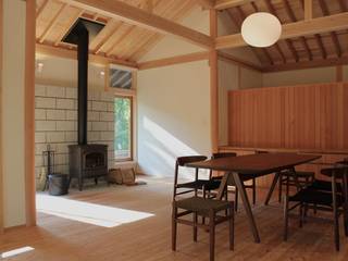 北軽井沢の別荘, 北村建築設計事務所 北村建築設計事務所 Modern dining room