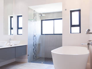 811 on Flensborg, Crontech Consulting Crontech Consulting Modern style bathrooms