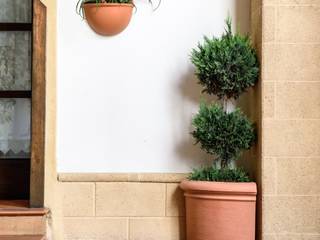 Maceteros decorativos, originales y rústicos con interpretación moderna para todo tipo de jardines y terrazas., Mobiliario led&design Mobiliario led&design Giardino in stile rustico Plastica