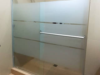 Proyecto.- COLINAS DE SAN JERONIMO, AR ALUMINIO & CRISTAL AR ALUMINIO & CRISTAL Modern bathroom Glass