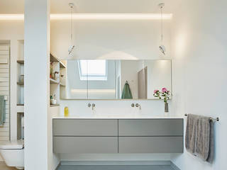 Badsanierung im Einfamilienhaus im Taunus, HONEYandSPICE innenarchitektur + design HONEYandSPICE innenarchitektur + design Modern Bathroom