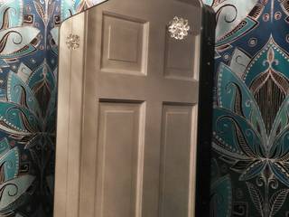 1935 Colonial Powder Room, Tonic Interiors Tonic Interiors Classic style bathroom Tiles