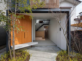 小江戸川越の町家, K+Sアーキテクツ K+Sアーキテクツ 和風の 玄関&廊下&階段