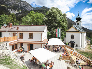 DIE GESCHICHTE EINES ORTES - Gasthaus Romediwirt , SNOW ARCHITEKTUR SNOW ARCHITEKTUR Espacios comerciales