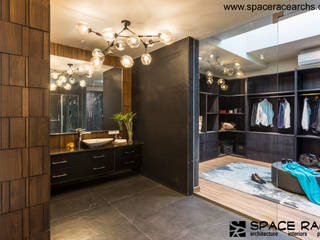 CONTEMPORARY ABODE BY SPACE RACE ARCHITECTS, SPACE RACE ARCHITECTS SPACE RACE ARCHITECTS Minimalist dressing room