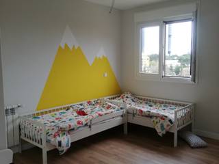 La RENOVACIÓN de un piso poco funcional a un hogar ideal para toda la familia, THE ARKITC THE ARKITC Phòng ngủ bé trai Gỗ Yellow