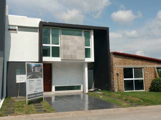 PINTURA RESIDENCIAL , Mendoza Pintores Profesionales Mendoza Pintores Profesionales Detached home