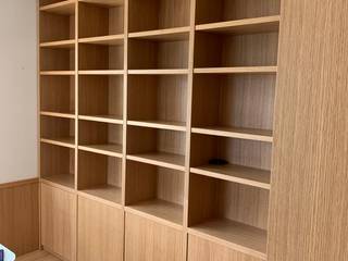 Libreria in rovere su misura, Falegnameria su misura Falegnameria su misura Study/officeCupboards & shelving Wood