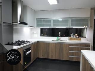 REMODELACÓN COCINA, Saory Tengan Saory Tengan Modern kitchen